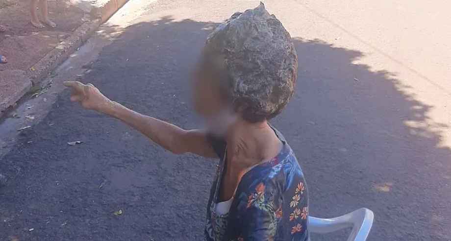 Homem é preso ao despejar cola de sapateiro na cabeça da esposa - Reprodução/WhatsApp