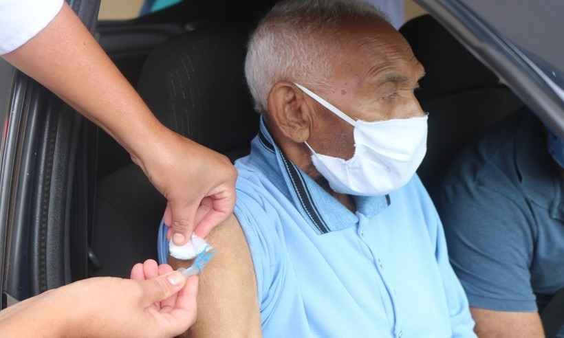 COVID-19: idosos acima de 90 começam a ser imunizados em Sabará - Prefeitura Sabará/Divulgação
