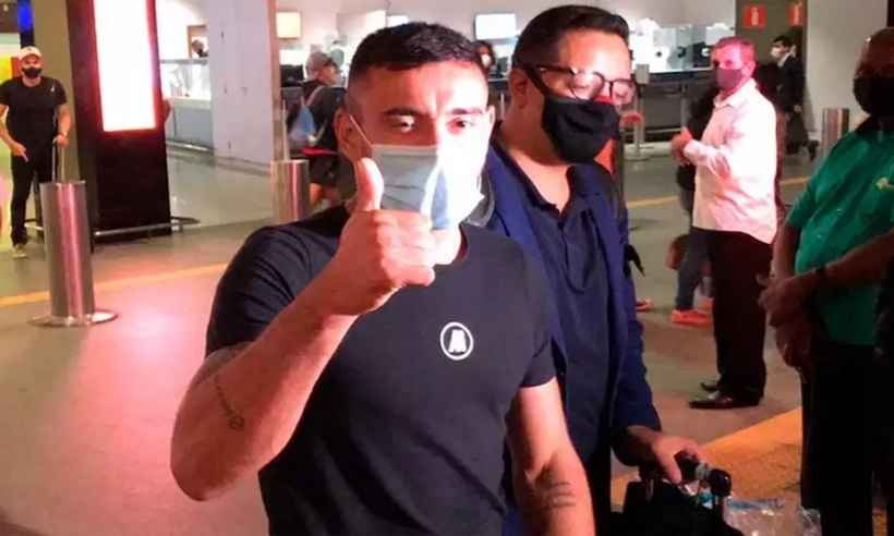 Alan Ruschel desembarca em BH após anúncio do Cruzeiro -  Lucas Bretas/Superesportes