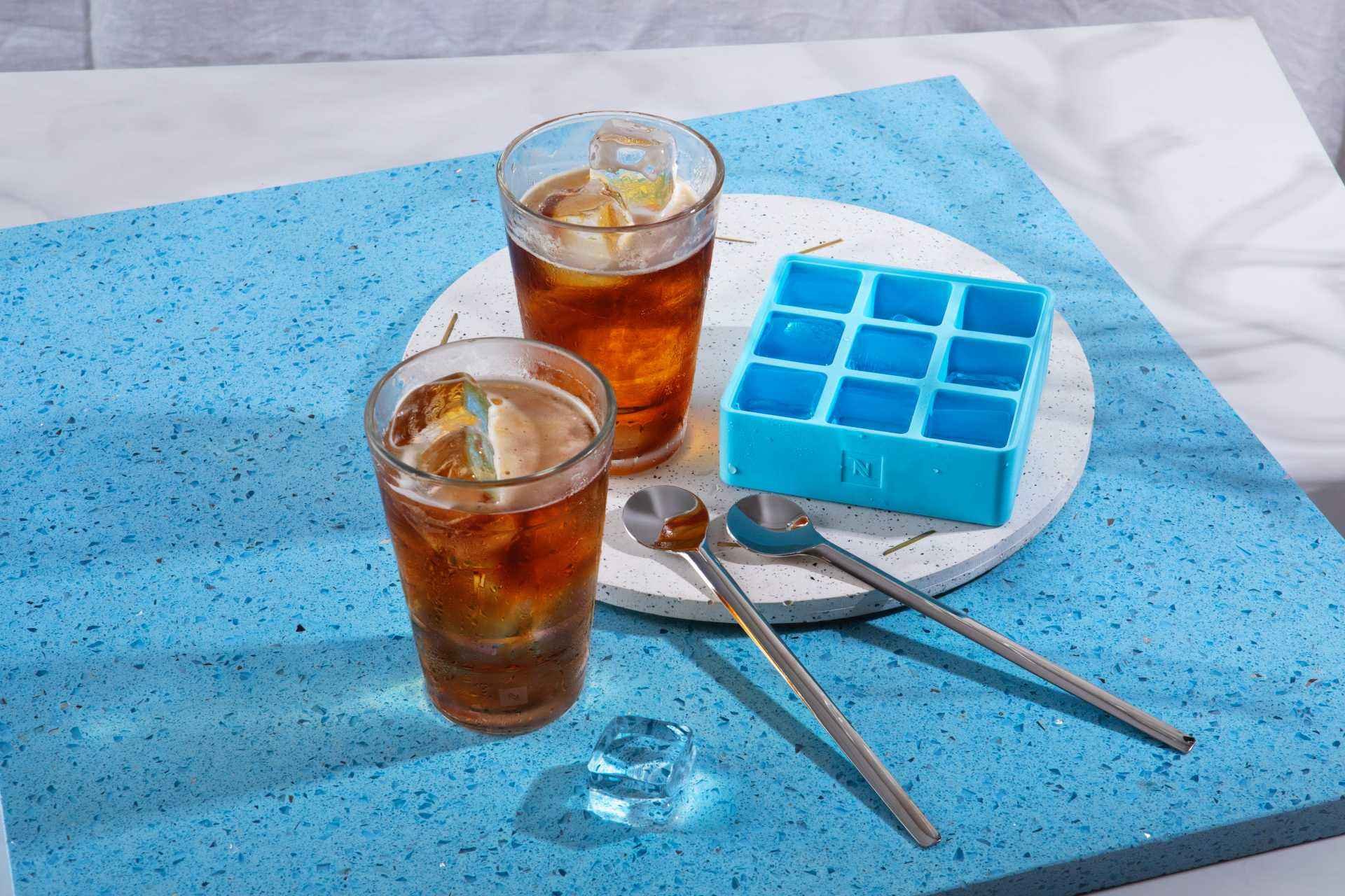 Café gelado ganha versões que vão de coquetel refrescante a quase sobremesa - Carol Gherardi/Divulgação
