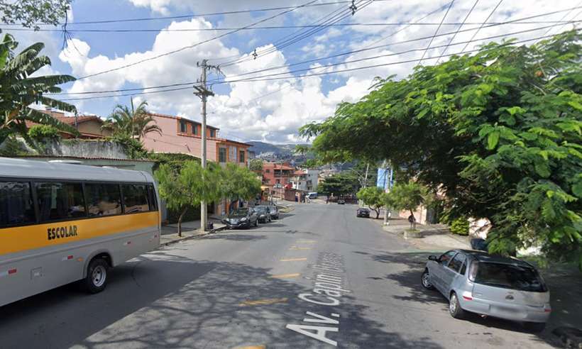 Ônibus atropela idosa no Bairro Vista Alegre, em BH - Google Street View/Reprodução
