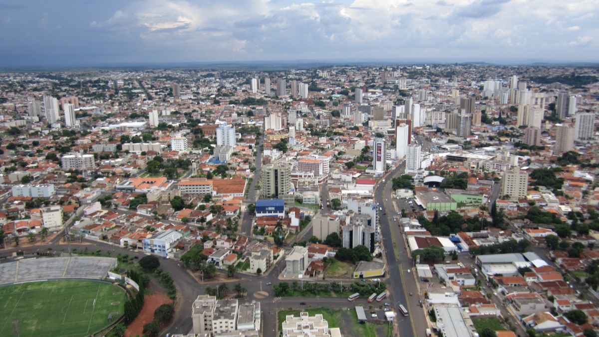 Uberaba busca alternativas para fim do auxílio emergencial - Wikimedia Commons