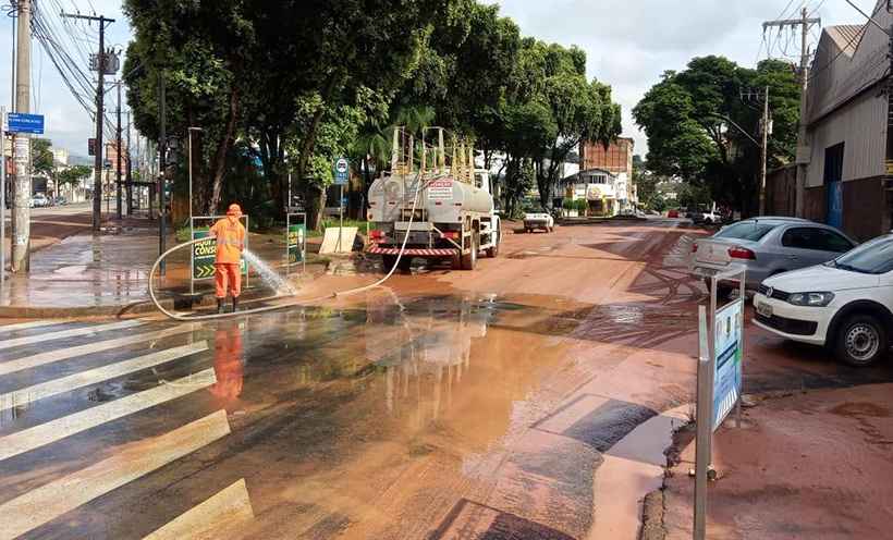 Chuva forte na madrugada desta terça (16/2) causa estragos em Ipatinga - Prefeitura Municipal de Ipatinga/Divulgação