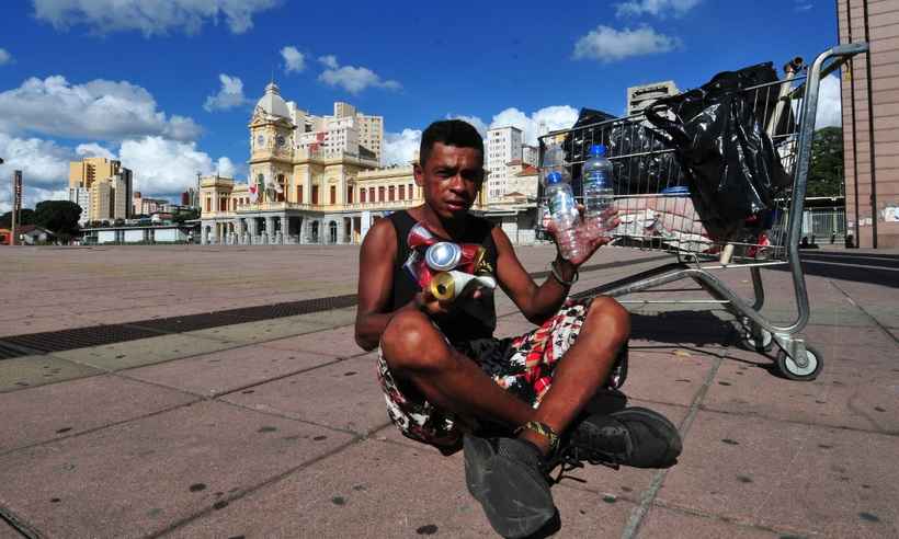 Como vivem os catadores de latinhas e recicláveis, em um ano sem carnaval? - Ramon Lisboa/EM/D.A Press