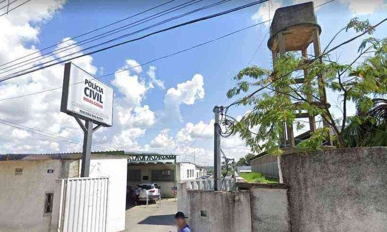 Homem é preso após ameaçar ex e fazer filha de 7 anos refém em Neves - Google Maps