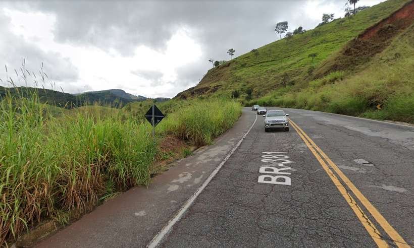Motociclista morre ao bater em caminhão na BR-381; trânsito é interditado  - Google Street View/Reprodução