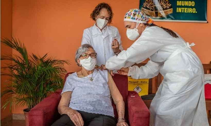 COVID-19: Ipatinga inicia vacinação de idosos acima de 90 anos nesta quinta - Prefeitura de Ipatinga/Divulgação