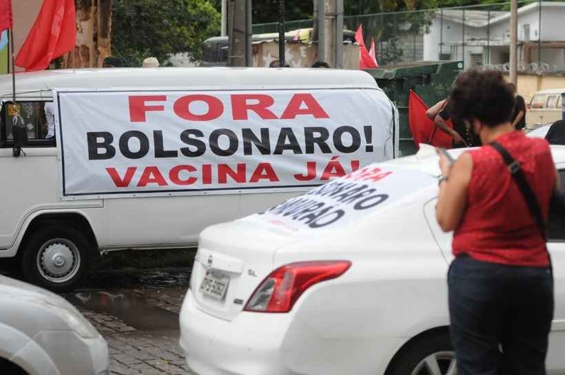 COVID-19: carreata pró vacinação e contra Bolsonaro toma as ruas de BH - Túlio Santos/EM/DA Press