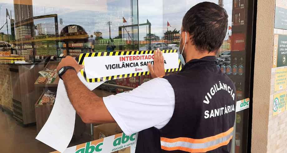 Hipermercado de Frutal é interditado após descumprir decreto municipal - Prefeitura de Frutal/Divulgação