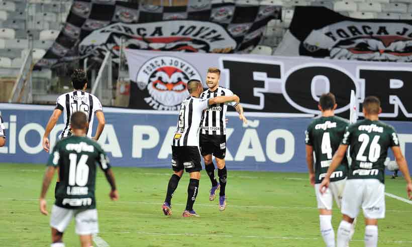 Galo em terceiro passa recibo do título que deixamos escapar - ALEXANDRE GUZANSHE/EM/D.A PRESS