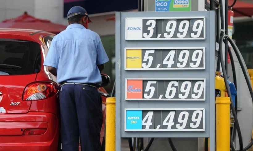 Preço do combustível tem variação de até 22% entre postos de BH - Túlio Santos/EM/D.A Press