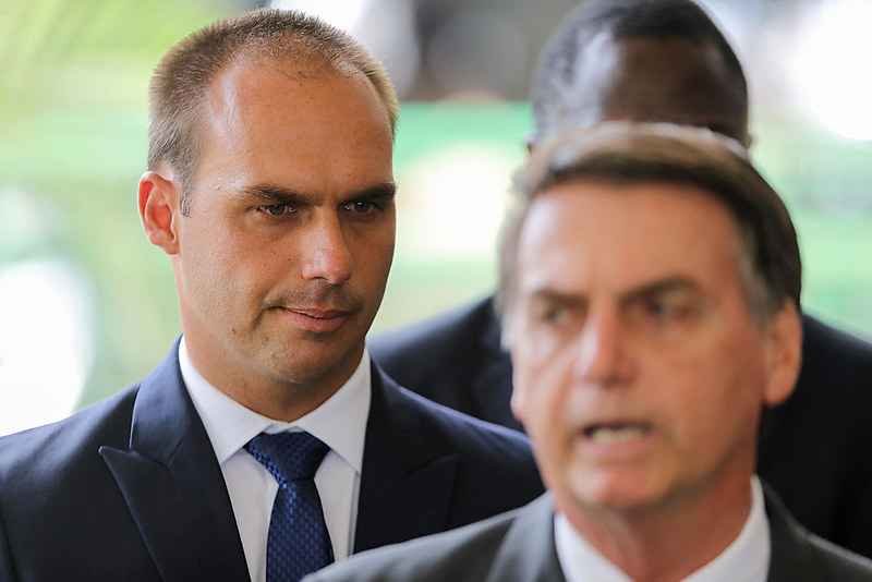 Eduardo sobre Jair Bolsonaro: 'Só nazistas nos chamam de negacionistas' - Agência Brasil/Reprodução