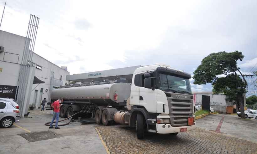 Preço do diesel: Minas pede 20 dias para analisar redução, diz sindicato - Alexandre Guzanshe/EM/D.A Press