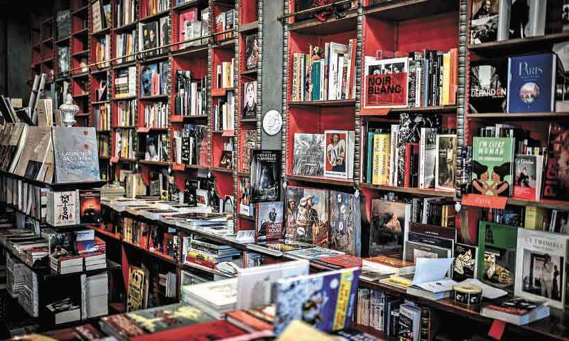 Crise ameaça livrarias históricas em Paris - STEPHANE DE SAKUTIN/AFP