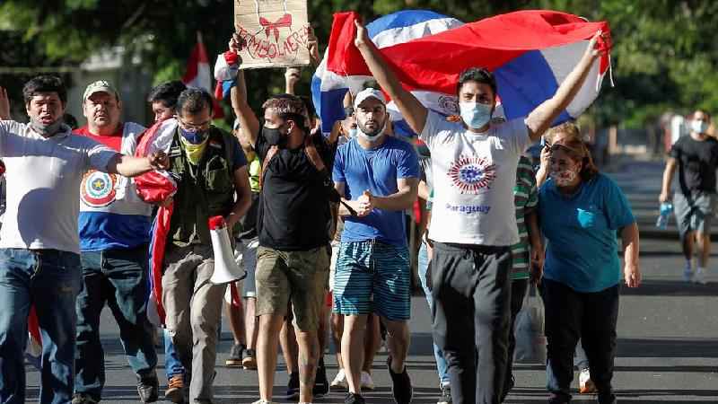 Covid-19: o colapso de saúde que levou multidões às ruas e ameaça presidente do Paraguai - Reuters