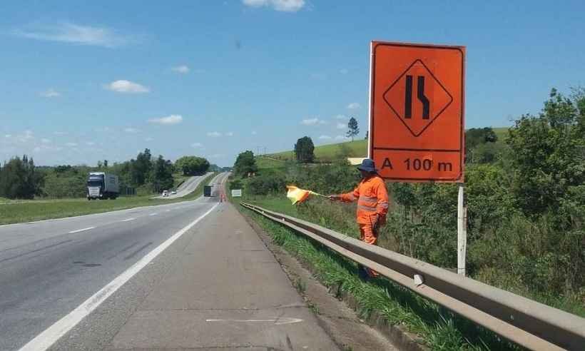 Uma pessoa morre em acidente envolvendo três carretas e um carro na BR-381 - Arteris/Divulgação