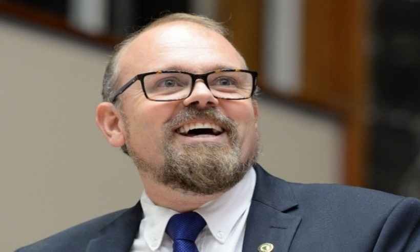 Deputado mineiro é internado após ser diagnosticado com COVID pela 2ª vez - Facebook/Reprodução 