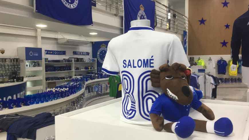 A camisa do Cruzeiro é como uma segunda pele para Minas Gerais - Divulgação/Cruzeiro - 6/6/20