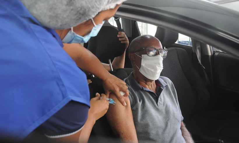 Veja as regras para vacinação dos idosos de 79 anos em BH - Juarez Rodrigues/EM/D.A Press