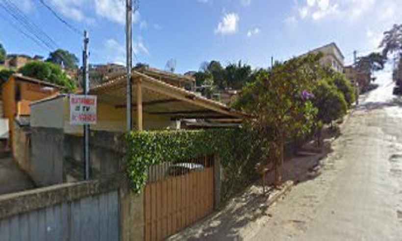 Encapuzados matam homem com 10 tiros na Vila Sumaré, em BH - Google street view/Reprodução