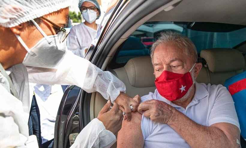 Lula recebe primeira dose da vacina contra o novo coronavírus - Ricardo Stuckert/Instituto Lula