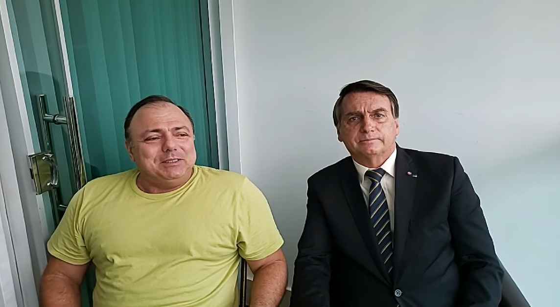 Pazuello 'pede' pra sair; Bolsonaro busca outro fantoche - Redes Sociais/Reprodução