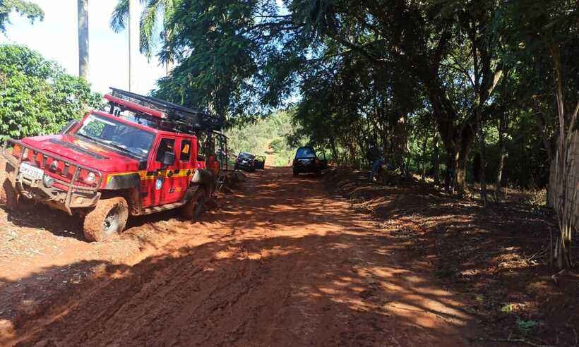 Corpo de menina de 4 anos é encontrado após carro ser levado por enchente - CBMMG/divulgação
