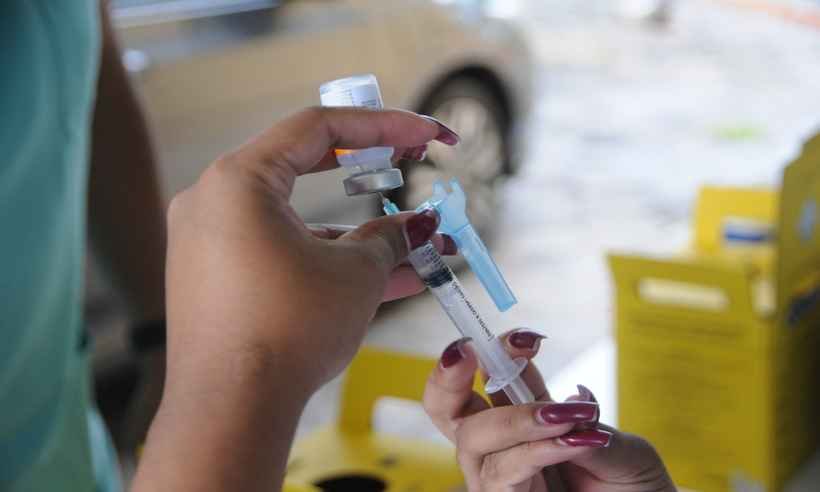Especialistas: imunidade no Brasil só deve ser alcançada em janeiro de 2022 - Juarez Rodrigues/EM/D.A Press