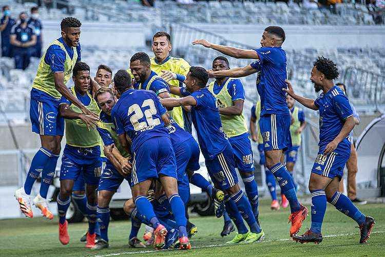 Com esse time e salários atrasados, não sobe!  - Igor Sales/Cruzeiro