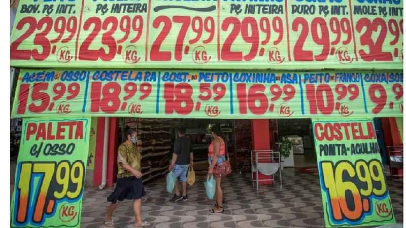 'Vendi as panelas para comprar pão e pé de galinha': os relatos da fome no Brasil às vésperas do novo auxílio emergencial menor - EPA