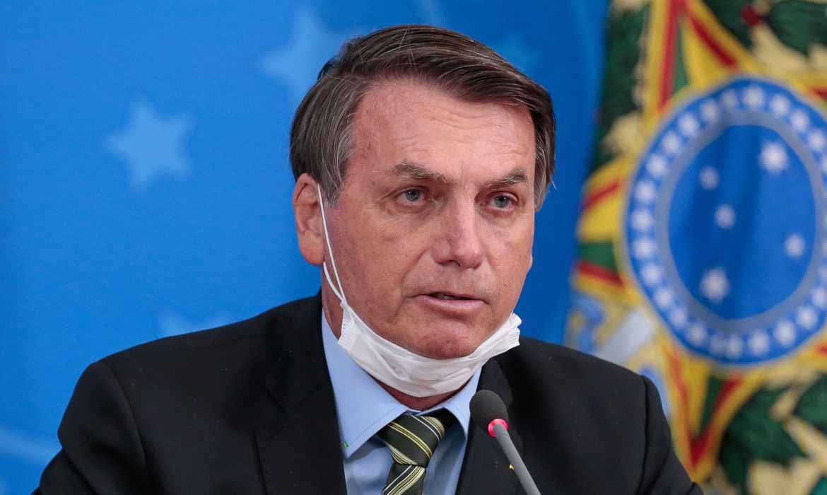 Bolsonaro: 'Entramos com ação no STF contra decretos de 3 governadores' - Carolina Antunes/PR