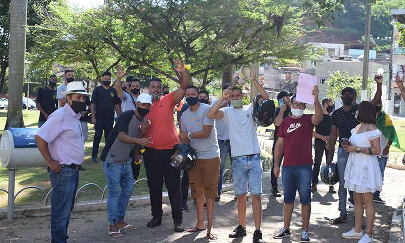 COVID-19: cabeleireiros de Timóteo protestam contra a onda roxa - Prefeitura Municipal de Timóteo/Divulgação