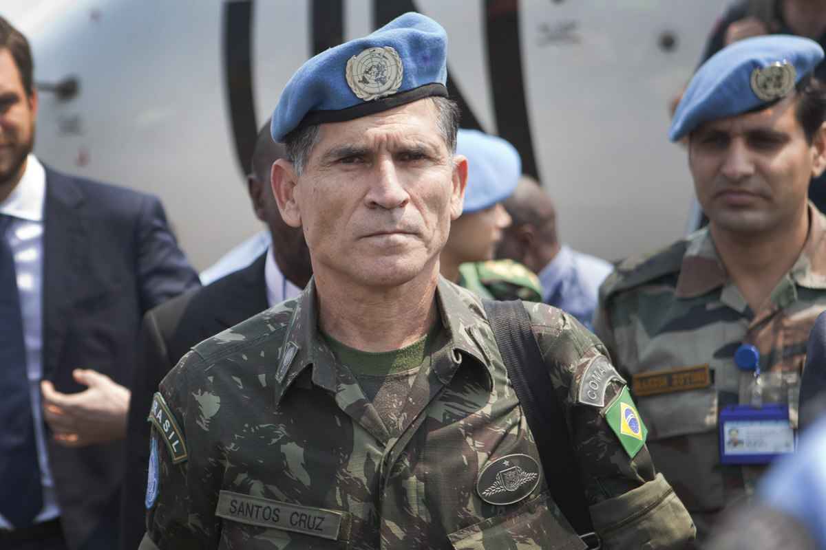Santos Cruz: 'Politizar Exército é quebrar a hierarquia das Forças Armadas' - Agência Brasil/Reprodução