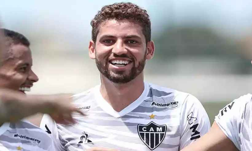 Galo renova o contrato do zagueiro Gabriel até o fim de 2023 - Pedro Souza/Atlético