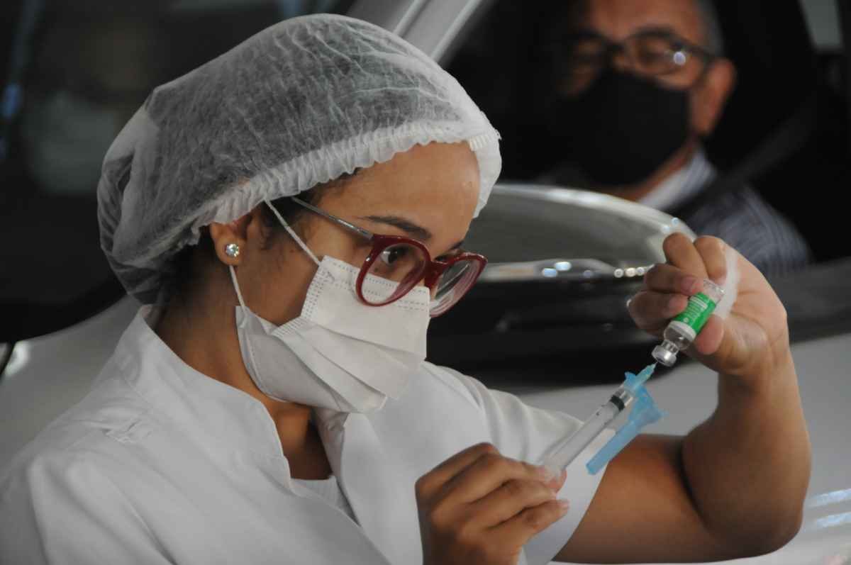 Pode vacinar contra gripe e COVID-19? Esclareça dúvidas da vacinação - Juarez Rodrigues/EM/D.A Press