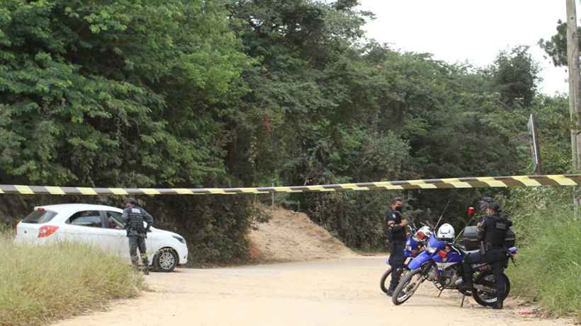 Forte esquema de segurança bloqueia acessos à Vargem das Flores - Edésio Ferreira/EM/D.A.Press