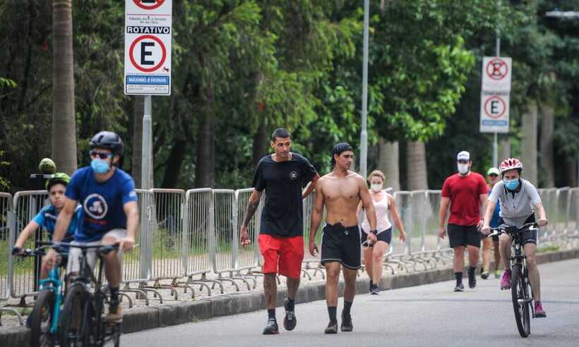 Atividade física no sábado de Aleluia movimenta Lagoa Seca, em BH - Leandro Couri/EM/D.A Press