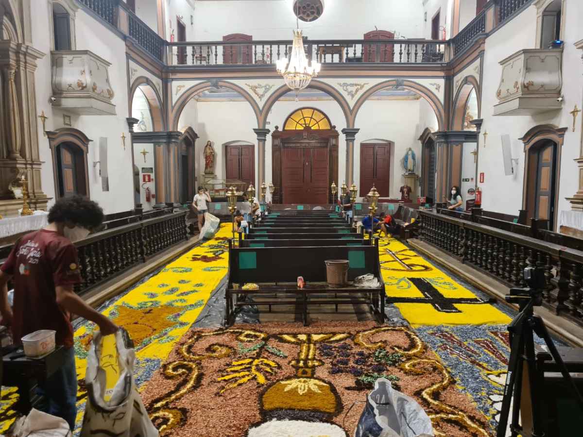 Santuário Santa Luzia mantém tradição de tapetes de serragem na Páscoa - Padre Felipe Lemos de Queirós/Divulgação