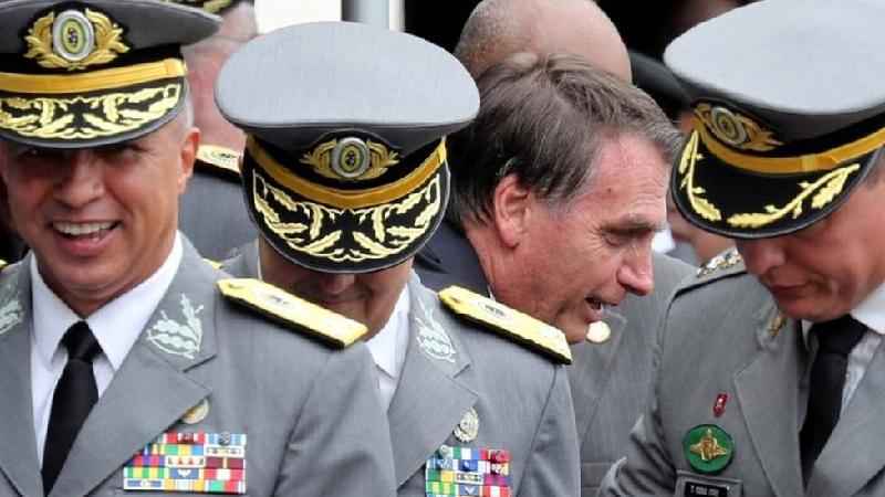 Militares foram 'sábios' ao escolher Constituição em vez de Bolsonaro, diz Financial Times - Reuters