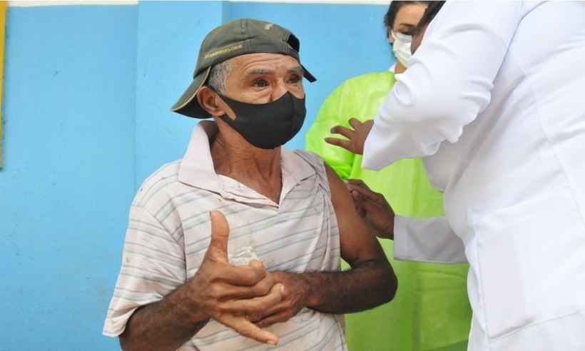  Quilombolas de Pinhões, em Santa Luzia, recebem a primeira dose da vacina - Gladyston Rodrigues/EM/D.A Press