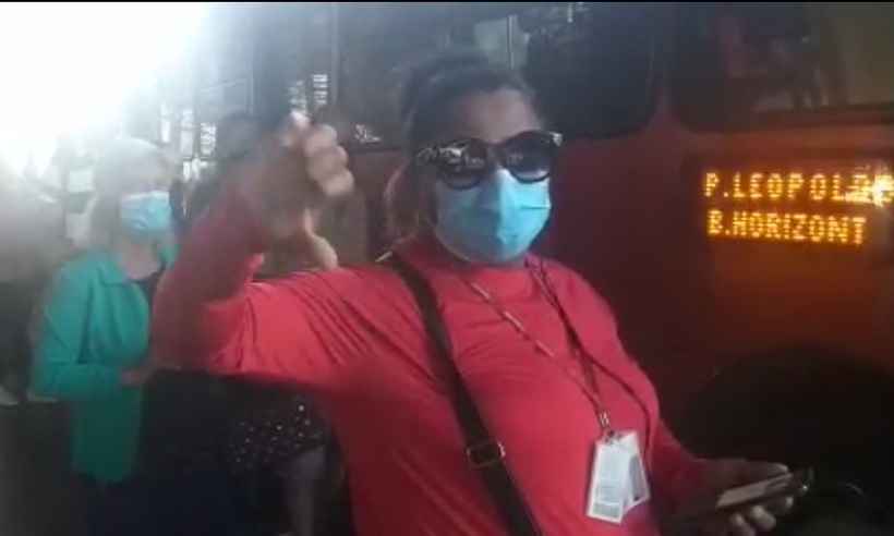 Passageiro de Pedro Leopoldo faz vídeo com aglomeração em ônibus; veja - Reprodução de vídeo