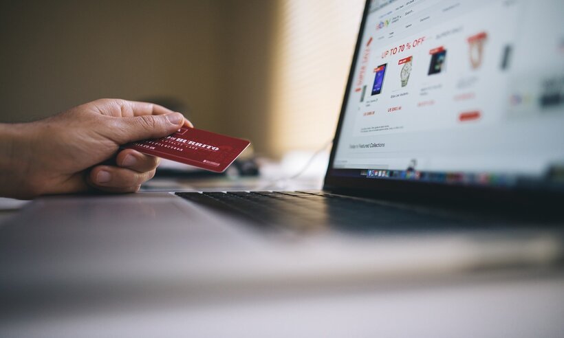 Cliente que teve débito em conta após cartão furtado receberá indenização   - Pixabay