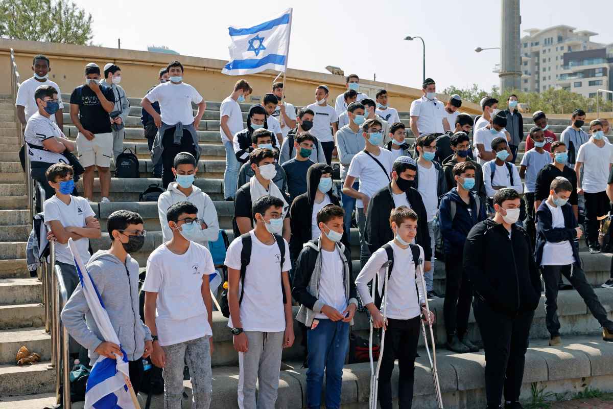 População de Israel para por dois minutos para recordar o Dia do Holocausto - AFP / JACK GUEZ