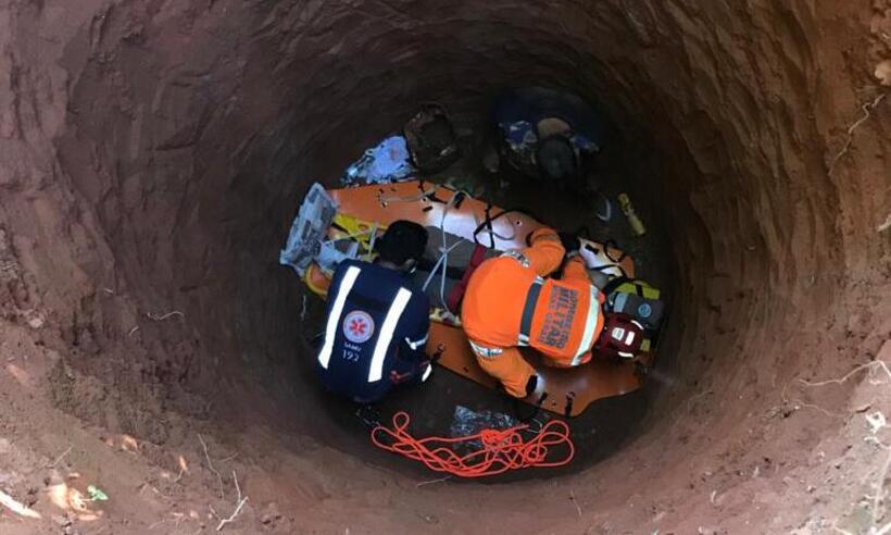 Idoso de 85 anos cai em fossa e fica ferido o Sul de Minas - Corpo de Bombeiros/ divulgação
