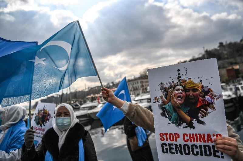 A hipocrisia e a geopolítica: um breve olhar sobre os Uigures na China - Ozan KOSE/AFP