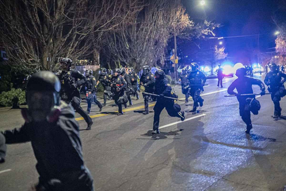 Morte de jovem negro pela polícia em Minneapolis coloca cidade sob tensão - Nathan Howard/Getty Images/AFP