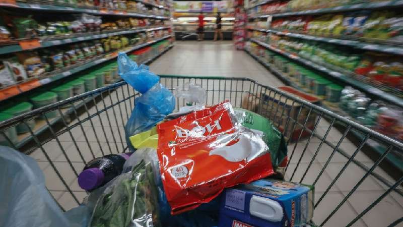 COVID: por que ventilar ambientes é mais importante do que limpar compras - Getty Images