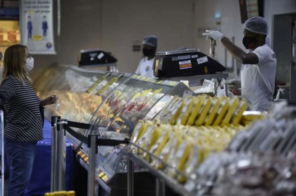 Pandemia faz crescer pobreza e fome bate à porta de brasileiros - Minervino Júnior/CB/D.A Press