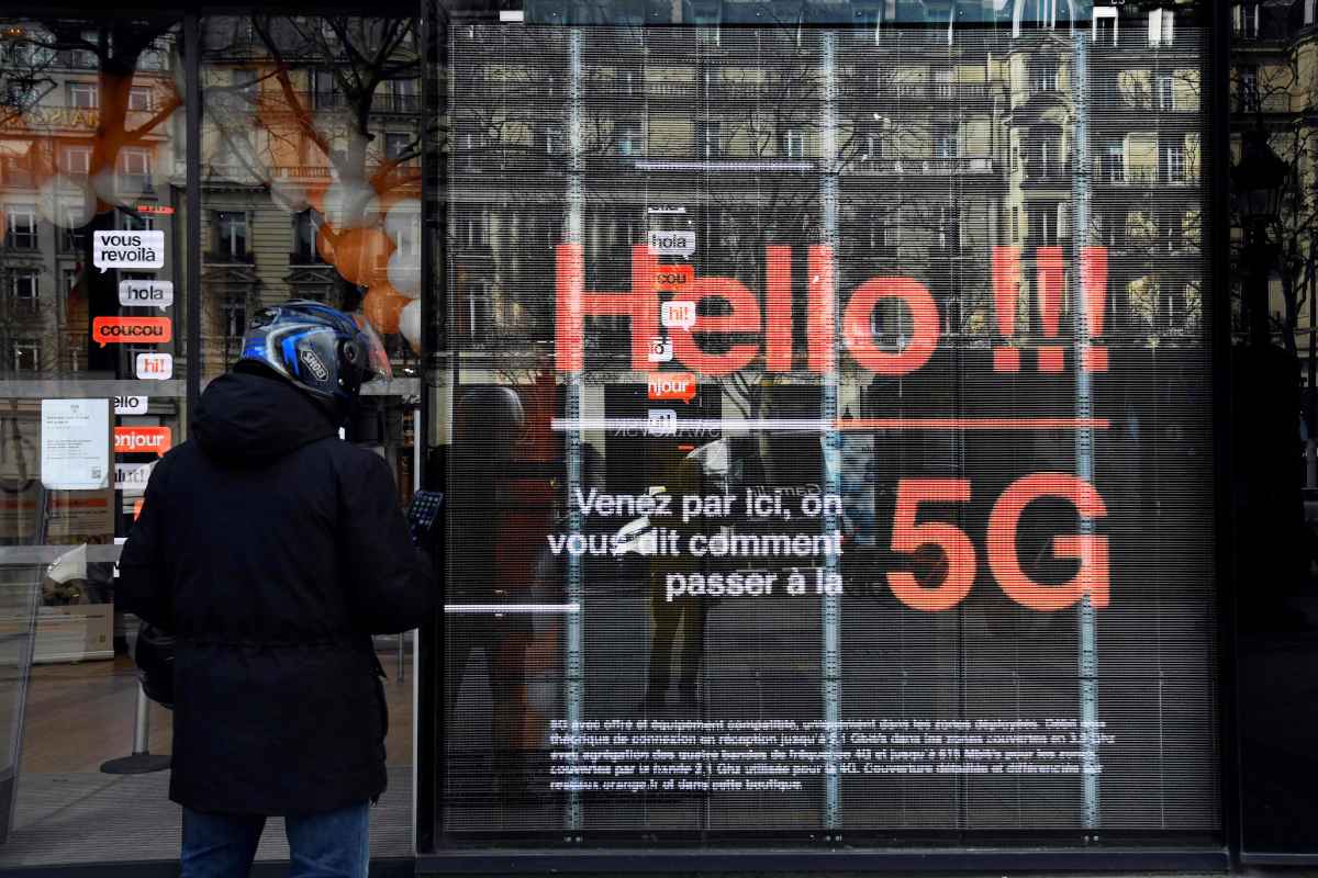 Japão e EUA preveem impulso à tecnología 5G em cúpula entre Suga e Biden -  AFP / BERTRAND GUAY