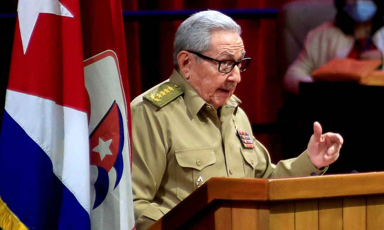 Raúl Castro se despede e propõe diálogo 'respeitoso' com EUA - Ariel LEY ROYERO / ACN / AFP